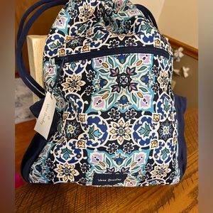 Great gift 🎁 Sale! NWT Vera Bradley Drawstring Backpack 🎒